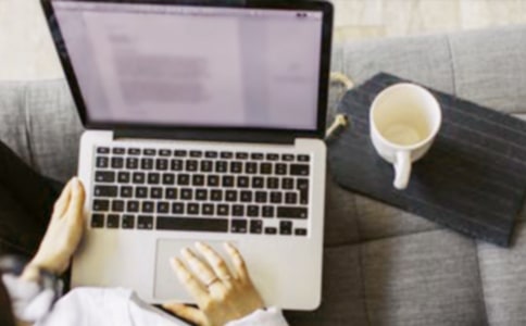 �Ӱ����Ƹ�ú�ͬͨ��