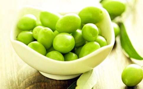 窗外的那一抹橄欖綠散文